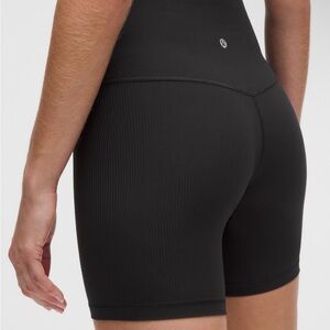 Lululemon Ribbed Black Biker Shorts. Size 4, NWT
